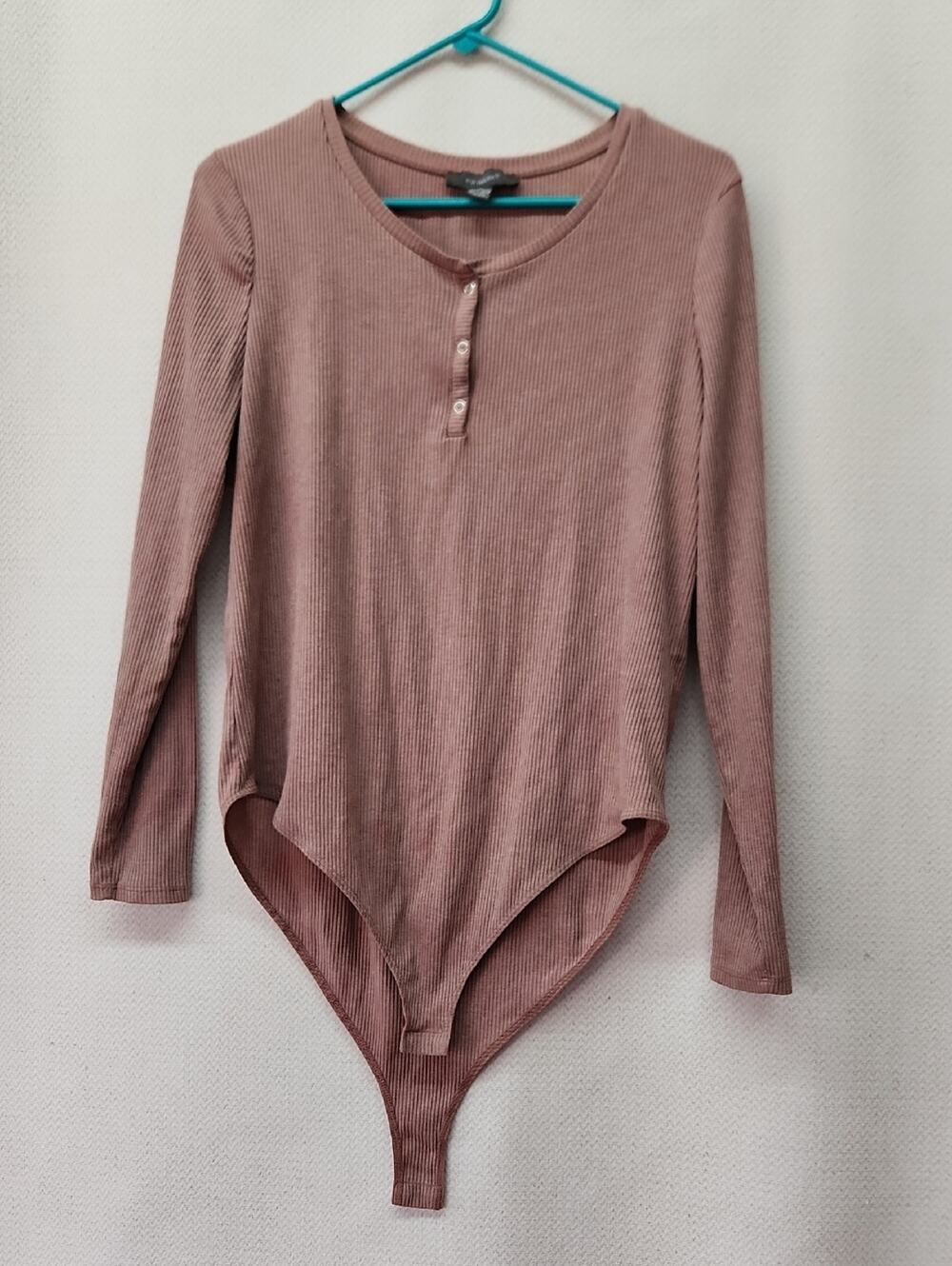 🚨2/$25 or 5/$50🚨Primark Ribbed Henley Bodysuit - Mauve